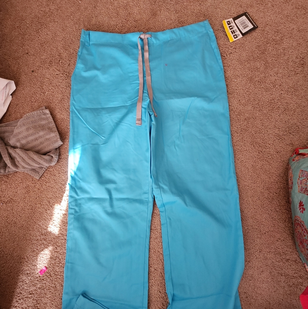 Wonder wink scrubs